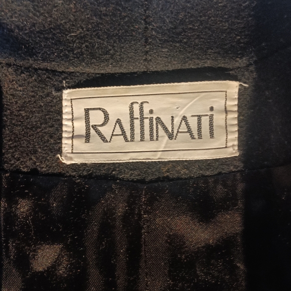 Vintage 100% virgin wool black mid calf length dress coat. - Picture 8 of 10